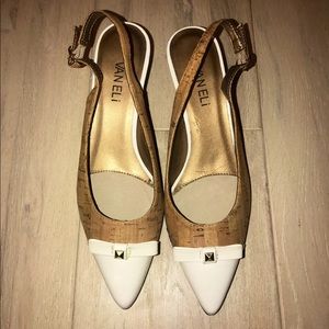 Vaneli Vintage Heels (size 7)